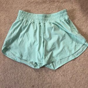 Lululemon High Rise Hotty-Hot 4” Shorts FREE SHIPPING